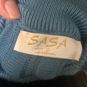 Beautiful long skirt! Shirt is like new!